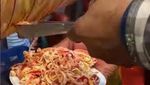 10 Kombinasi Makanan India Aneh Ini Bikin Nafsu Makan Hilang Sekejap