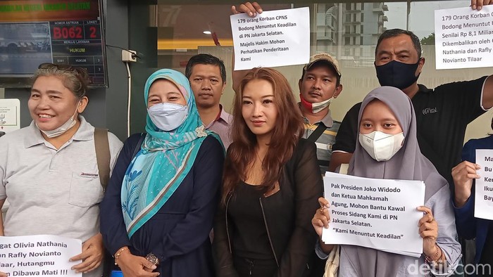 Korban Tes CPNS Bodong puteri Nia Daniaty.