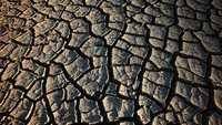 Dari daratan Yunani tepatnya di kawasan Rhodes, terdapat lanskap tanah retak yang terjadi pada 16 Juli 2009. Perubahan iklim dan pemanasan global membuat banyak wilayah dan sungai mengering.