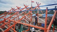 Diketahui, untuk membangun rumah bagan seperti ini terbilang tidak murah. Satu rumah bagan biasa memerlukan biaya puluhan juta tergantung besar kecilnya bagan yang dibangun.  