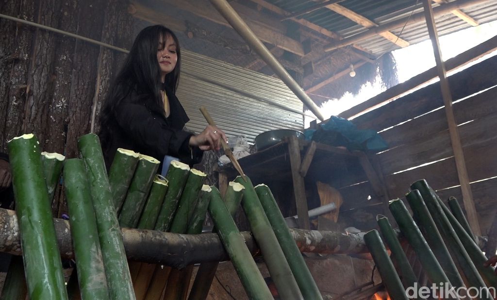 Leong, Makanan Khas Mamasa yang Dimasak dalam Bambu