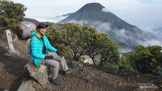 Gunung Gede Perkuat Keselamatan Pendaki: Ada Tombol Panik dan Gelang RFID