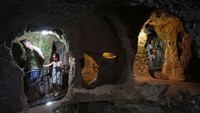 Kota kuno Elengubu yang sekarang dikenal sebagai kota kuno bawah tanah Derinkuyu menjadi tujuan wisata favorit bagi para wisatawan lokal hingga mancanegara. Kota ini terletak di kedalaman 85 meter.