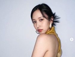 8 Foto Cantiknya Mina TWICE, Orang Pertama yang Di-follow Jeno NCT di IG