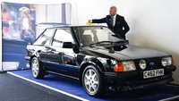 Tahun lalu, Ford Escort lain yang digunakan mendiang Diana dijual di lelang seharga 52.000 pound ($ 61.100). (AP/Alberto Pezzali)