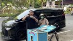 Momen Steven Setiono Crazy Rich Surabaya Bareng Hotman Paris hingga Cicip Bakso