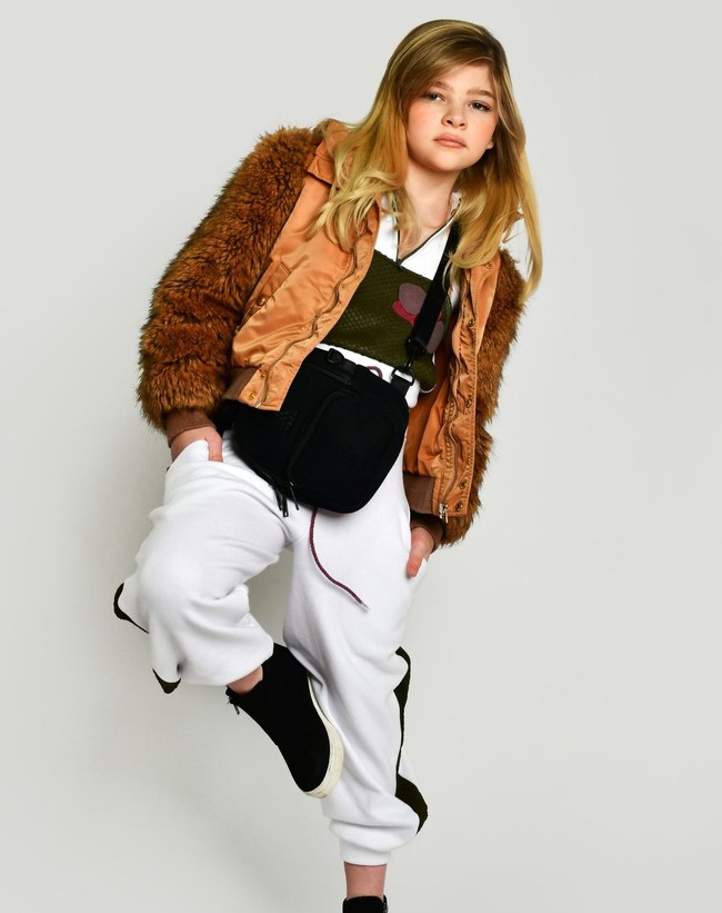 Dikatakan jika menjadi model adalah keinginannya sendiri. Di akun Instagram, Noella memang menunjukkan ketertarikannya akan bidang tersebut dan sudah cukup banyak punya portfolio.Foto: Instagram @thenoellabella