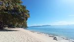 Pulisan: Pantai Pasirnya Putih, Airnya Sebening Kaca