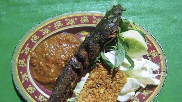 Pedas Mantap! 20 Pecel Lele & Ayam Rp 20 Ribuan Ada di Sini
