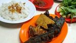 Pedas Mantap! 20 Pecel Lele & Ayam Rp 20 Ribuan Ada di Sini