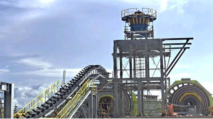 Penampakan Pabrik Emas Milik Bakrie yang Punya Cadangan Emas 142 Juta Ton PT Bumi Resources Minerals Tbk mendapatkan hasil positif dari proyek tambang emasnya di Blok Poboya. Total cadangan mineralnya mencapai 14,2 juta ton bijih.
