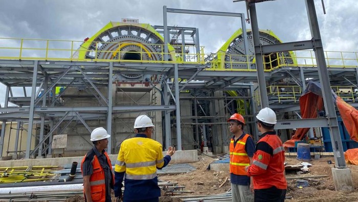 Penampakan Pabrik Emas Milik Bakrie yang Punya Cadangan Emas 142 Juta Ton PT Bumi Resources Minerals Tbk mendapatkan hasil positif dari proyek tambang emasnya di Blok Poboya. Total cadangan mineralnya mencapai 14,2 juta ton bijih.