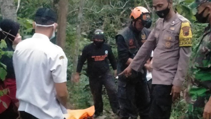 Penemuan kerangka manusia misterius di Kecamatan Borobudur, Kabupaten Magelang, Senin (29/8/2022).