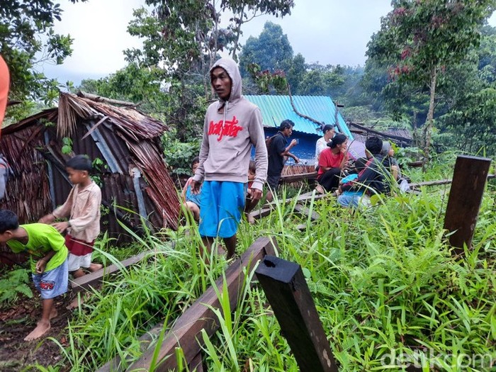 Potret salah satu perkampungan di Mentawai usai gempa.