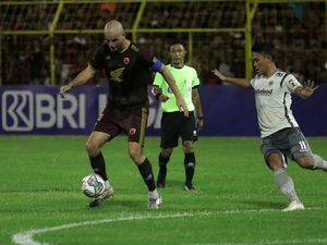 PT LIB Diminta Coret Kick-Off Liga 1 Pukul 20.30 WIB karena Terlalu Berisiko