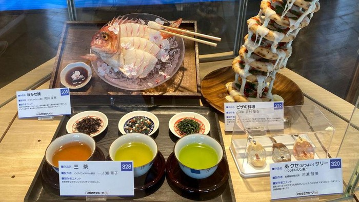 Replika Makanan Karya Seniman Jepang, Mirip Banget Aslinya This photo taken on August 17, 2022 shows plastic food samples in preparation for an exhibition hosted by Japan's Iwasaki Group in Tokyo. - From the