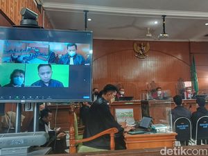 Pengakuan Korban Doni Salmanan, Uang Haji hingga Kuliah Ludes!