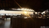 Suasana begini emang cuma Bali yang punya. Buktinya sampai bikin bule-bule datang ke sini. (Bonauli)