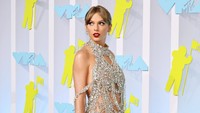 Taylor Swift berada di area acara VMA dengan nominasi untuk Video of the Year, Best Longform Video, Best Cinematography, Best Direction dan Best Editing. Foto: Getty Images/Dia Dipasupil