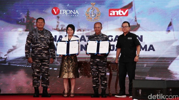 TNI AL Kenalkan Kehidupan Prajurit Melalui Serial Film Bekerjasama dengan PT Verona Indah Picture, TNI AL siap meproduksi serial 'Bintang Samudera' yang menceritakan kisah kehidupan prajurit.