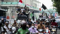 Masiswa menggunakan roda dua maupun angkutan umum. Sebelumnya para mahasiswa ini menggelar aksi di Patung Kuda, Jakarta.