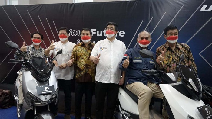 United E-Motor Siap Berkompetisi di Industri Motor Listrik Nasional United E-Motor memiliki persentase Tingkat Komponen Dalam Negeri (TKDN) yang cukup besar. Kandungan lokal motor listrik United capai 40 persen.