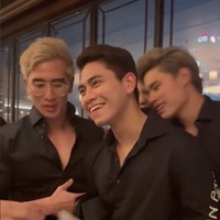 Anggota Boys Squad Verrel pun hadir dan ikut memeriahkan acara. Dalam foto terlihat Enrique Dustin yang berdiri di belakang Athalla dan Verrel Bramasta. Foto: Instagram/@athallanaufal7