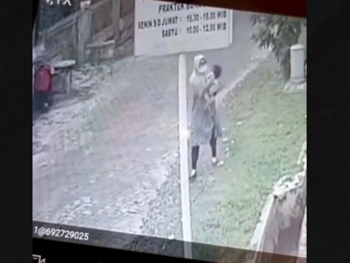 Viral Anak Dijewer Tetangga Hingga Memar, Berujung Ibu Lapor Polisi