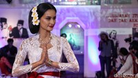 Sejumlah selebriti seperti Rebecca Reijman ikut berpartisipasi.