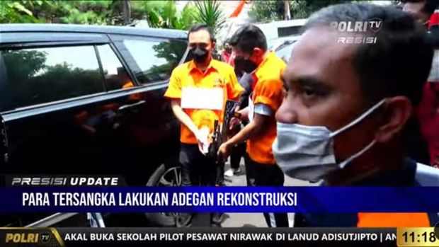 Adegan Putri Candrawathi dan Brigadir J tinggalkan rumah Magelang dan pulang ke Jakarta.