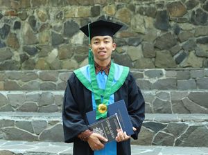 Cerita Ahmad Faisal dari Satpam hingga Jadi Sarjana