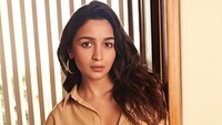 Brahmastra merupakan film bersejarah buat Alia Bhatt karena di lokasi syuting dia cinta lokasi dengan Ranbir Kapoor. (Foto: dok. Instagram @aliaabhatt) 