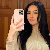 Ia kemudian meminta maaf pada fans. Untuk keamanan, Kepolisian Australia Barat terpaksa menutup acara meet and greet ini lebih cepat. Acara tersebut jadi sangat membahayakan keamanan. Terima kasih sudah menjadi (fans) yang hebat, tulisnya.Foto: Instagram @anna_paull