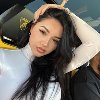 Aku sangat sangat meminta maaf. Kami mencoba yang terbaik (untuk berdiskusi) dengan polisi tapi ini jadi kewalahan. Keselamatan kalian selalu menjadi yang nomor satu. Aku cinta kalian, tambah Anna Paul.Foto: Instagram @anna_paull