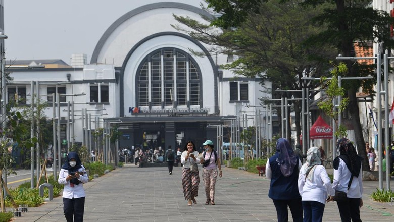 Apa itu revitalisasi? Hal ini berkaitan dengan revitalisasi di salah satu kawasan wisata di Jakarta yakni Kota Tua. Simak penjelasan tentang arti revitalisasi.