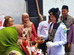 Sambutan Meriah untuk Ayumi Sasaki saat Pulang ke Banyuwangi