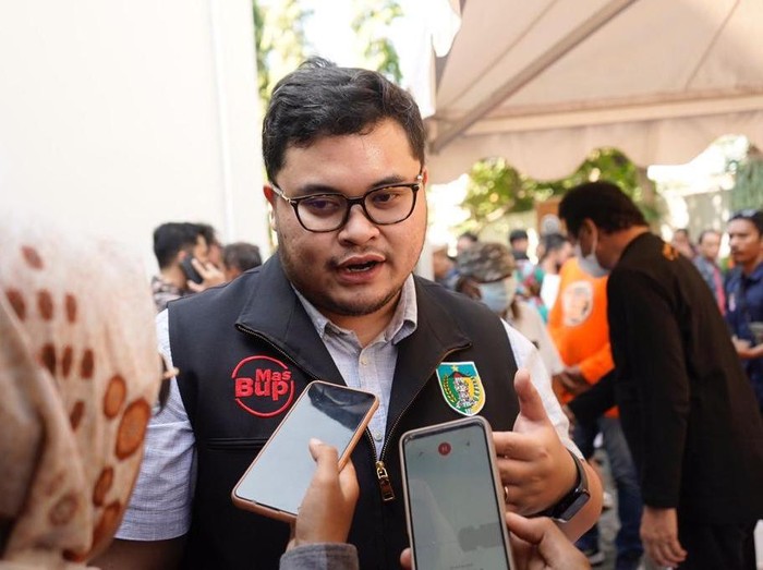 Bupati Kediri Hanindhito Himawan Pramana