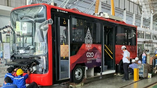 Bus Listrik Made in Madiun ‘Disetrum’ Duit BUMN Pengelola Aset