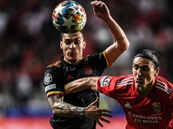 Benfica dan Ajax jumpa di 16 besar Liga Champions musim lalu, sekaligus menghadapkan Darwin Nunez Vs Antony. Foto: AFP via Getty Images/PATRICIA DE MELO MOREIRA