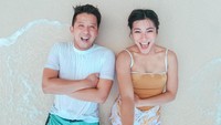 Iya setahun, daripada lama-lama ujung-ujungnya pisah nggak jadi, sama saja ngejagain jodoh orang. Capek. Yang lama belum tentu longlast, tutur Dita soal cepat menikah. (Foto: dok instagram)