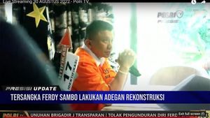 Momen Ferdy Sambo Tampil dengan Baju Tahanan Jalani Rekonstruksi