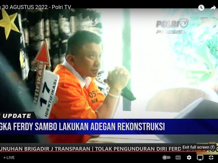 Momen Ferdy Sambo Tampil dengan Baju Tahanan Jalani Rekonstruksi