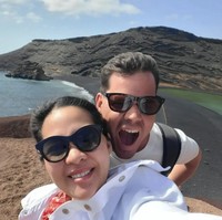 Sebelum mengumumkan kehamilan, Gracia sempat mengunggah foto dirinya bersama sang suami ketika sedang berlibur bersama ke Puerto del Carmen. Dalam foto tersebut beberapa netizen memang sudah menyebut jika aura Gracia Indri seperti ibu hamil. Foto: Instagram/@graciaz14