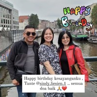 Sebelumnya memang tak sedikit warganet yang sudah mencurigai perubahan bentuk tubuh Gracia Indri. Hal itu diungkapkan oleh Gracia Indri sendiri melalui keterangan unggahannya. Buat yang dari kemaren komen kok keliatannya begini begitu dll. Ini jawaban nya, Iya aku dikasih kepercayaan Tuhan untuk hamil anak pertama kami dan Puji Tuhan sudah mau memasuki usia 7bulan, tulisnya. Foto: Instagram/@graciaz14