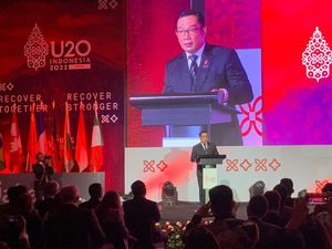 Ridwan Kamil Sebut Anies Teman Baik di Depan Delegasi U20