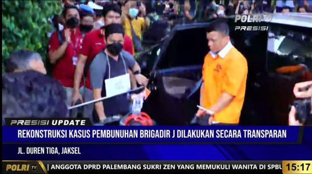Irjen Ferdy Sambo tiba di rumah dinasnya untuk rekonstruksi kasus Brigadir J (YouTube Polri TV)