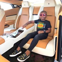 Ismailia Mustapha menyebut pihak EFCC sebagai maling berseragam. Namun kini Instagram pria yang kerap memamerkan kekayaan bersama anak dan istrinya itu sudah tidak lagi menampilkan unggahan terbaru. Unggahan terakhirnya pada enam hari lalu di mana dia mempromosikan trading. Foto: Dok. Instagram mompha_lifestyle