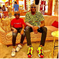 Namun beberapa waktu lalu Mompha Senior terkena skandal. Dia ditangkap oleh Economic and Financial Crimes Commission pada Januari 2022 atas kasus pencucian uang. Dia dianggap melakukan pencucian uang senilai 10 juta poundsterling atau sekitar Rp 174 miliar.  Foto: Dok. Instagram mompha_lifestyle