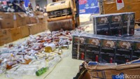 Kepala Kanwil DJBC Banten, Rahmat Subagio mengatakan, barang bukti yang dimusnahkan terdiri dari 9.574.560 batang rokok sigaret, 429 batang cerutu, dan 8,39 liter hasil pengolahan tembakau lainnya.