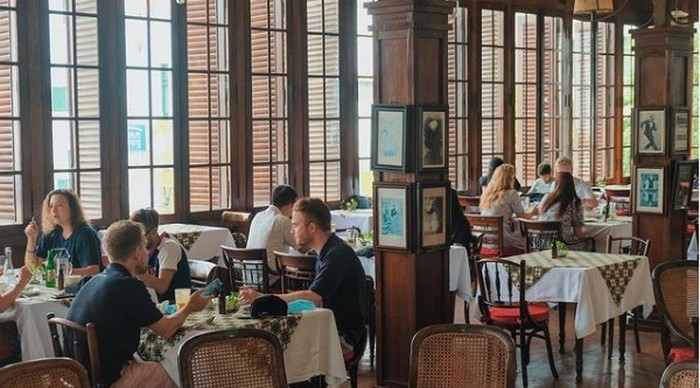 10 Kafe dan Restoran Berdesain Antik di Jakarta Ini Bikin Nostalgia!